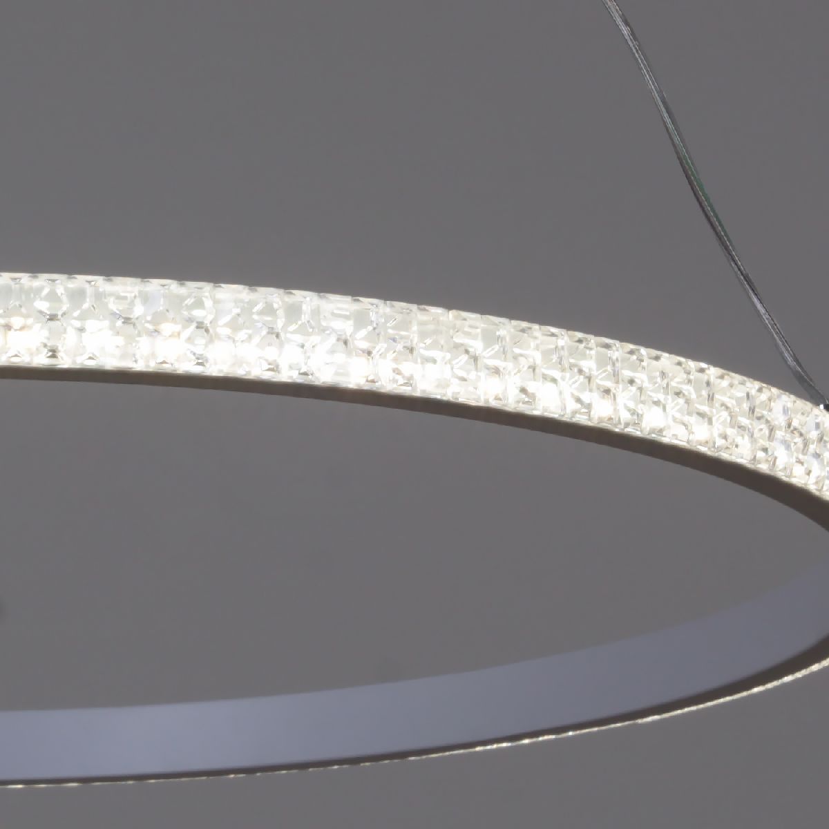 Подвесная люстра Reluce 06315-3.9-01 WH