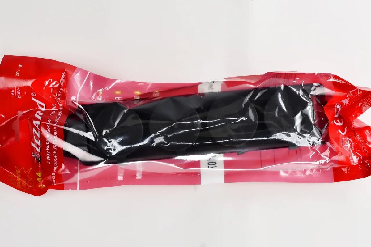 Розетка наружная четырехместная с заглушками Lezard Каучук 106-0400-0107/107