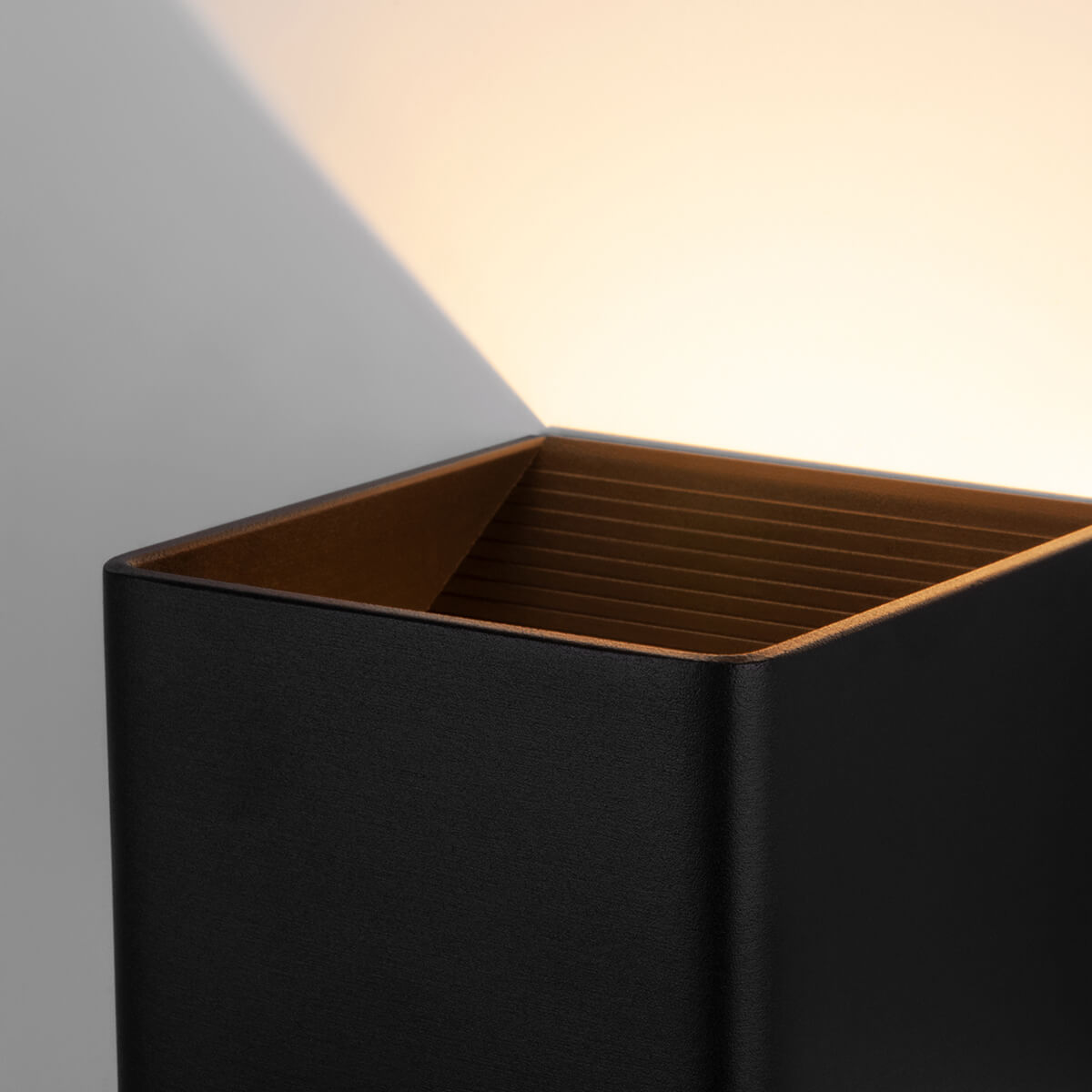 Настенный светодиодный светильник Elektrostandard Corudo MRL LED 1060 чёрный 4690389168062 a053071