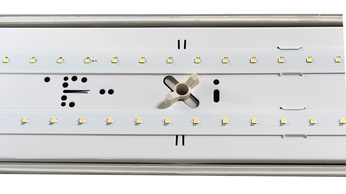 Линейный светильник OPPLE LED Waterproof-E3 L600-22W-4000-FR-GP 531000023600