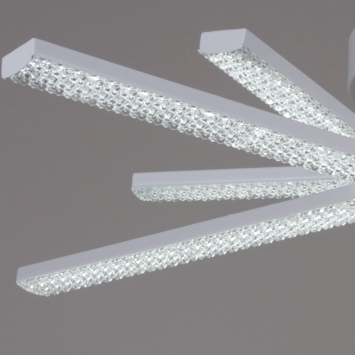 Потолочная люстра Reluce 77138-0.3-05