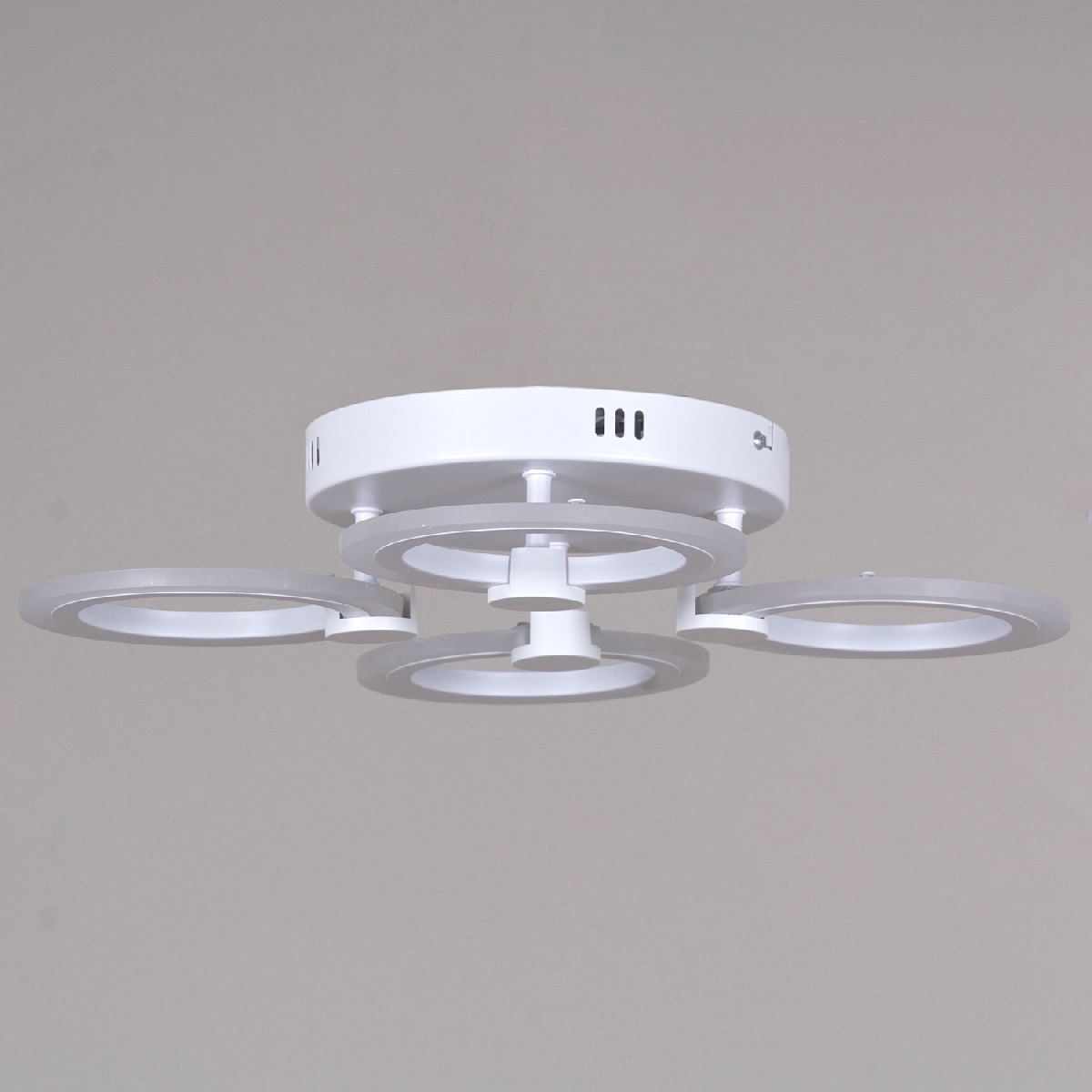 Потолочная люстра Reluce 09501-0.3-04 WH