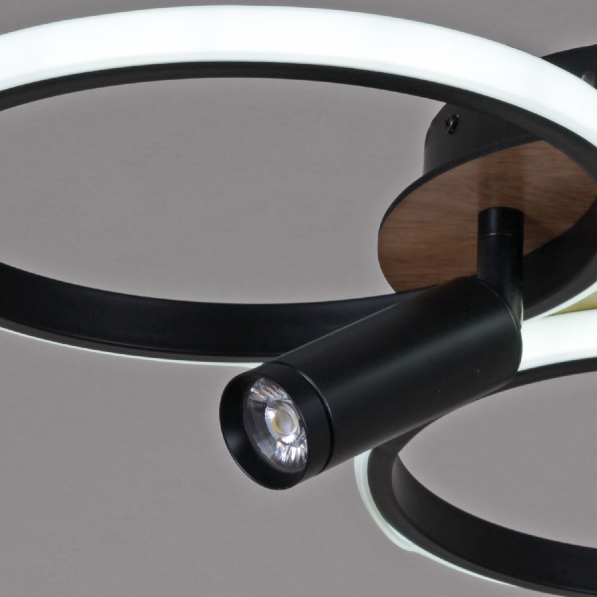 Потолочная люстра Reluce 09440-0.3-3+3