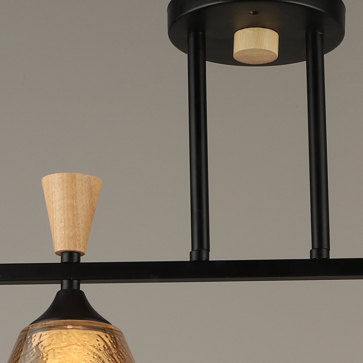 Люстра на штанге Reluce 04864-0.3-04 BK+WOOD