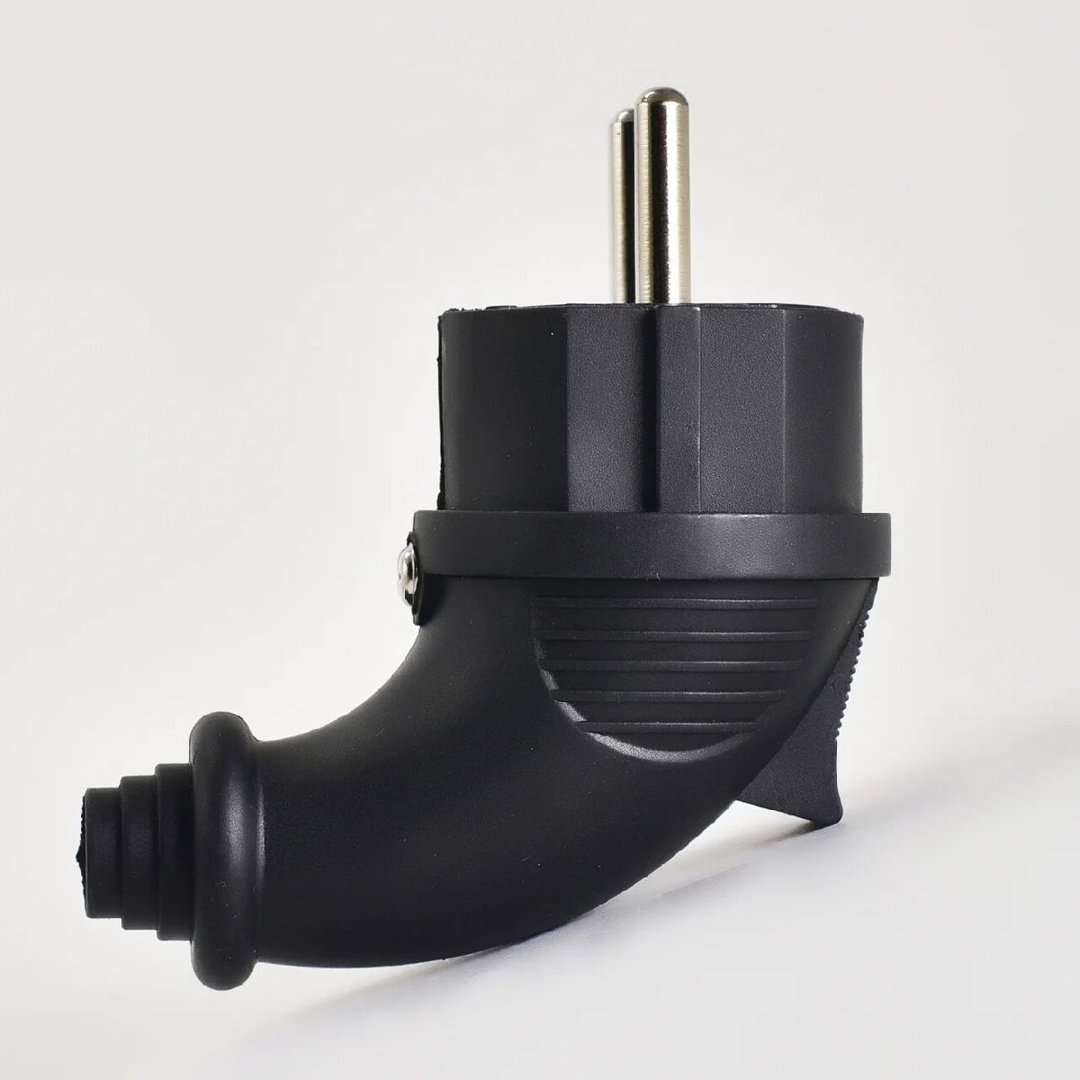 Вилка трехфазная Lezard Каучук 332-0100-0201/201