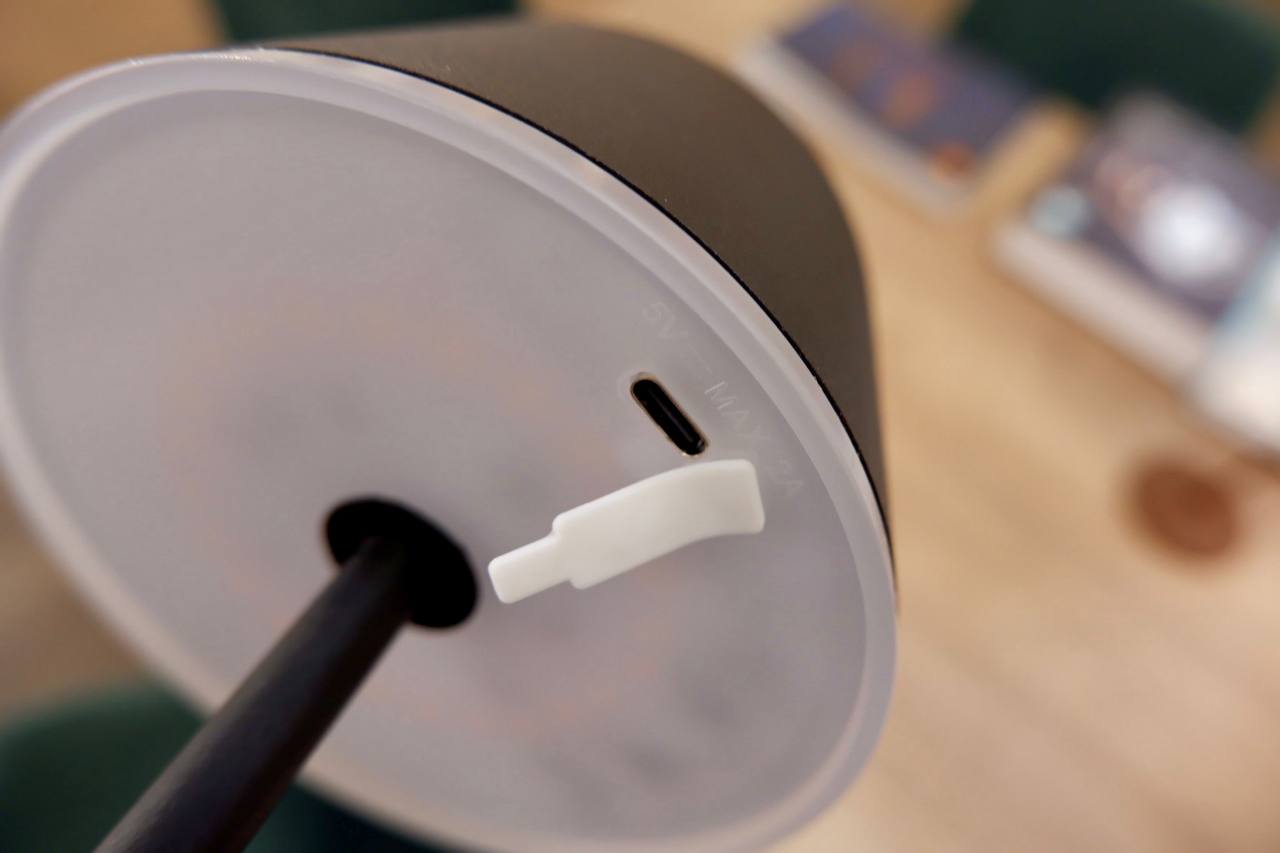 Уличная настольная лампа Eglo Mannera 900461