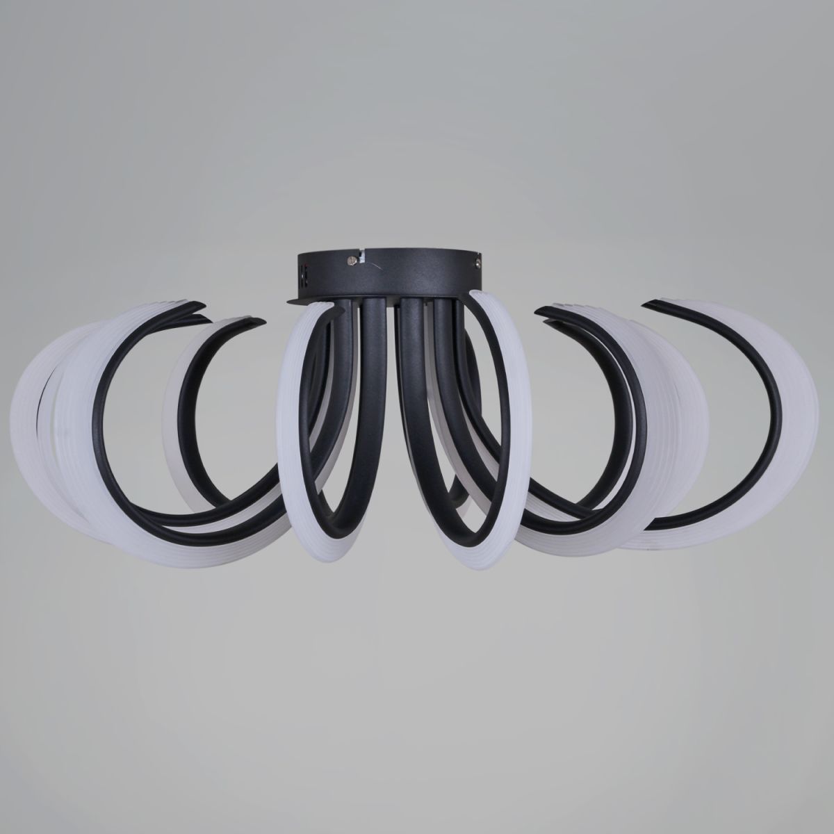 Потолочная люстра Reluce 74390-0.3-6+6 black