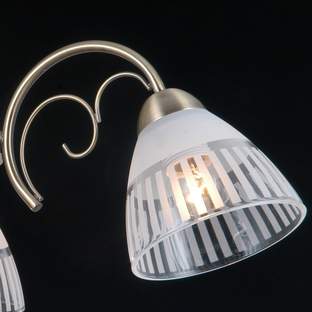 Люстра на штанге Illumico IL0434-3CSQ-79 AB