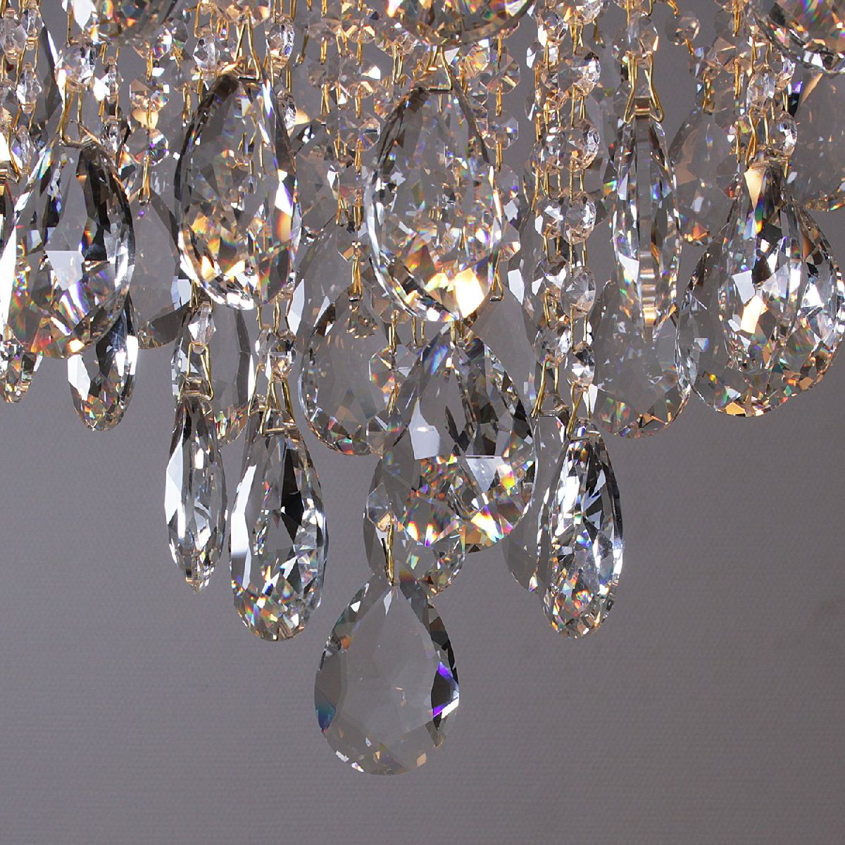 Люстра на штанге Reluce 96028-0.3-07 WH+GOLD PN