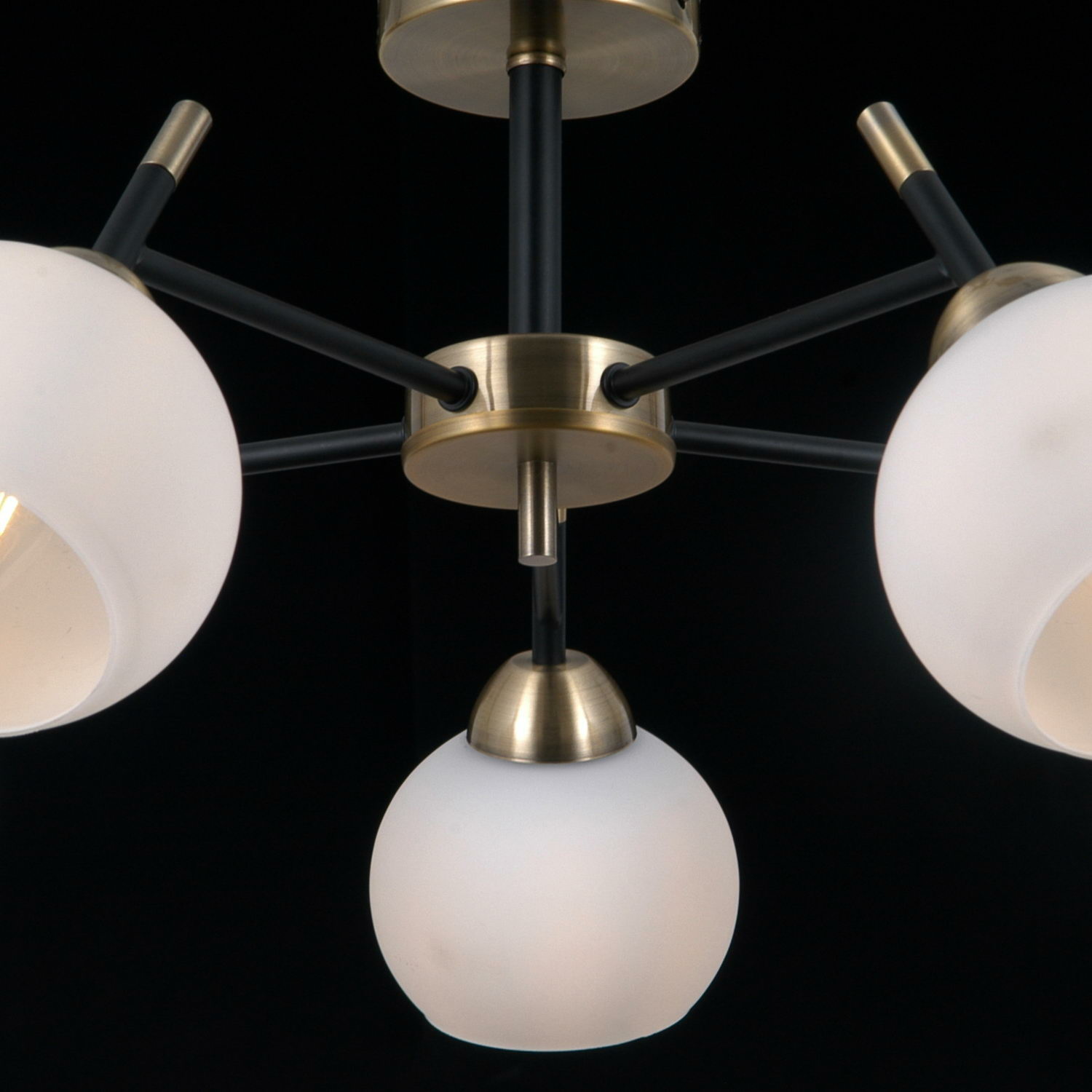 Люстра на штанге Illumico IL0375-5CBSQ-79 BK WT