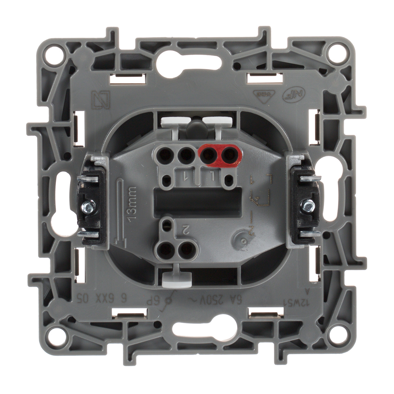 Выключатель кнопочный одноклавишный Legrand Etika 6A 250V слоновая кость 672314