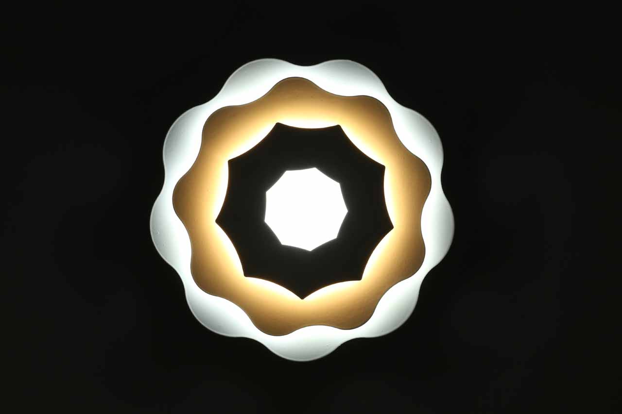 Настенный светодиодный светильник Omnilux Varedo OML-07901-26