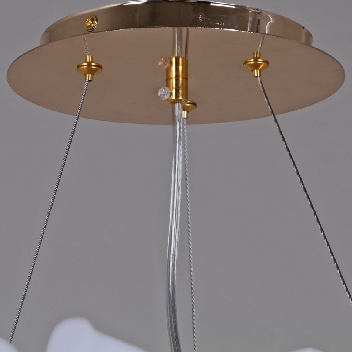 Подвесная люстра Reluce 08355-0.4-08 FG