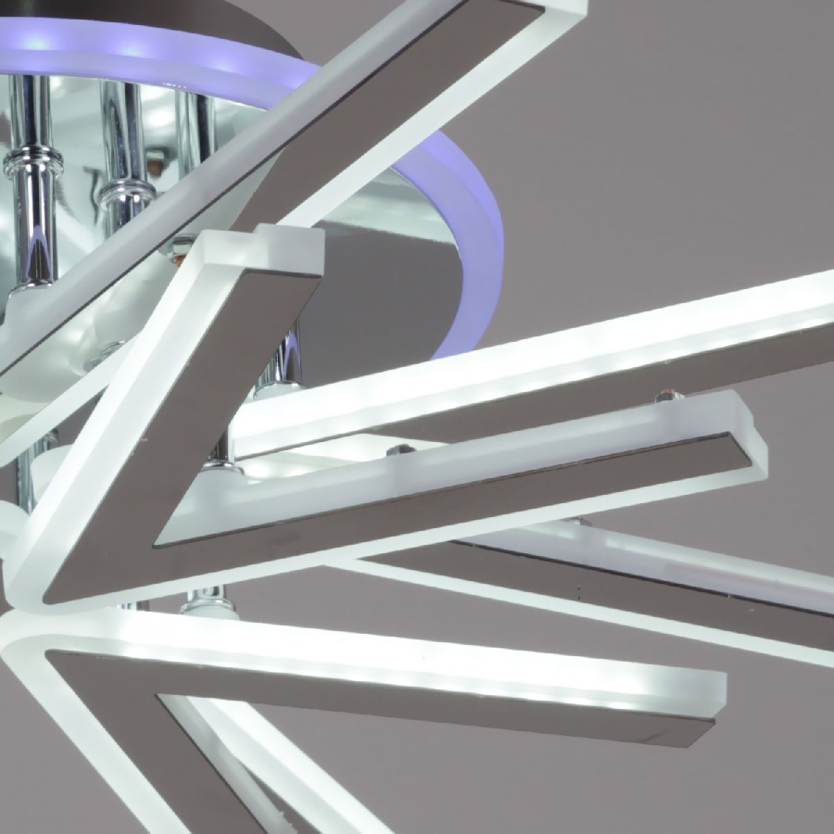 Потолочная люстра Reluce 09824-3.3-4+4C CR (RGB)