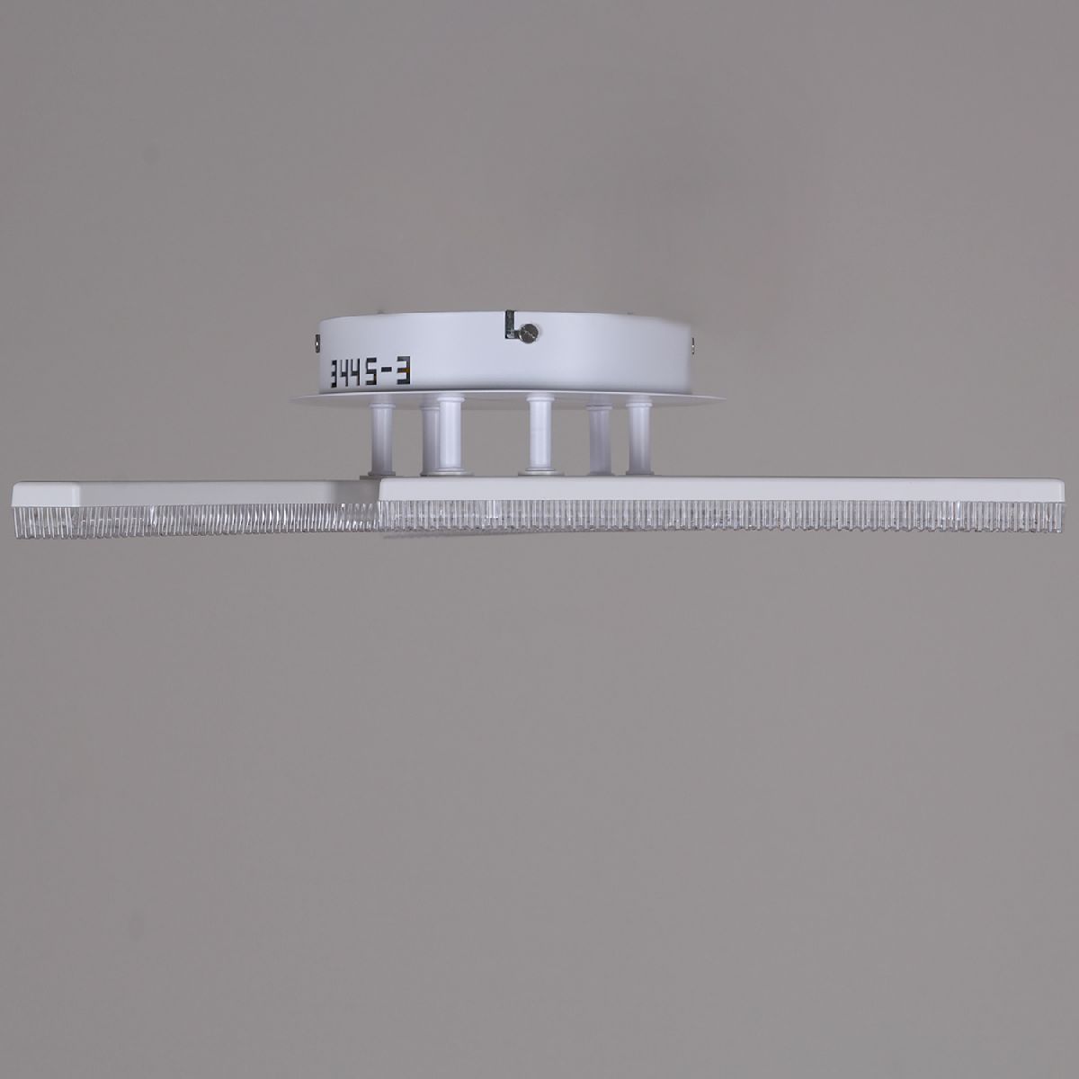 Потолочная люстра Reluce 03445-3.3-03C WH