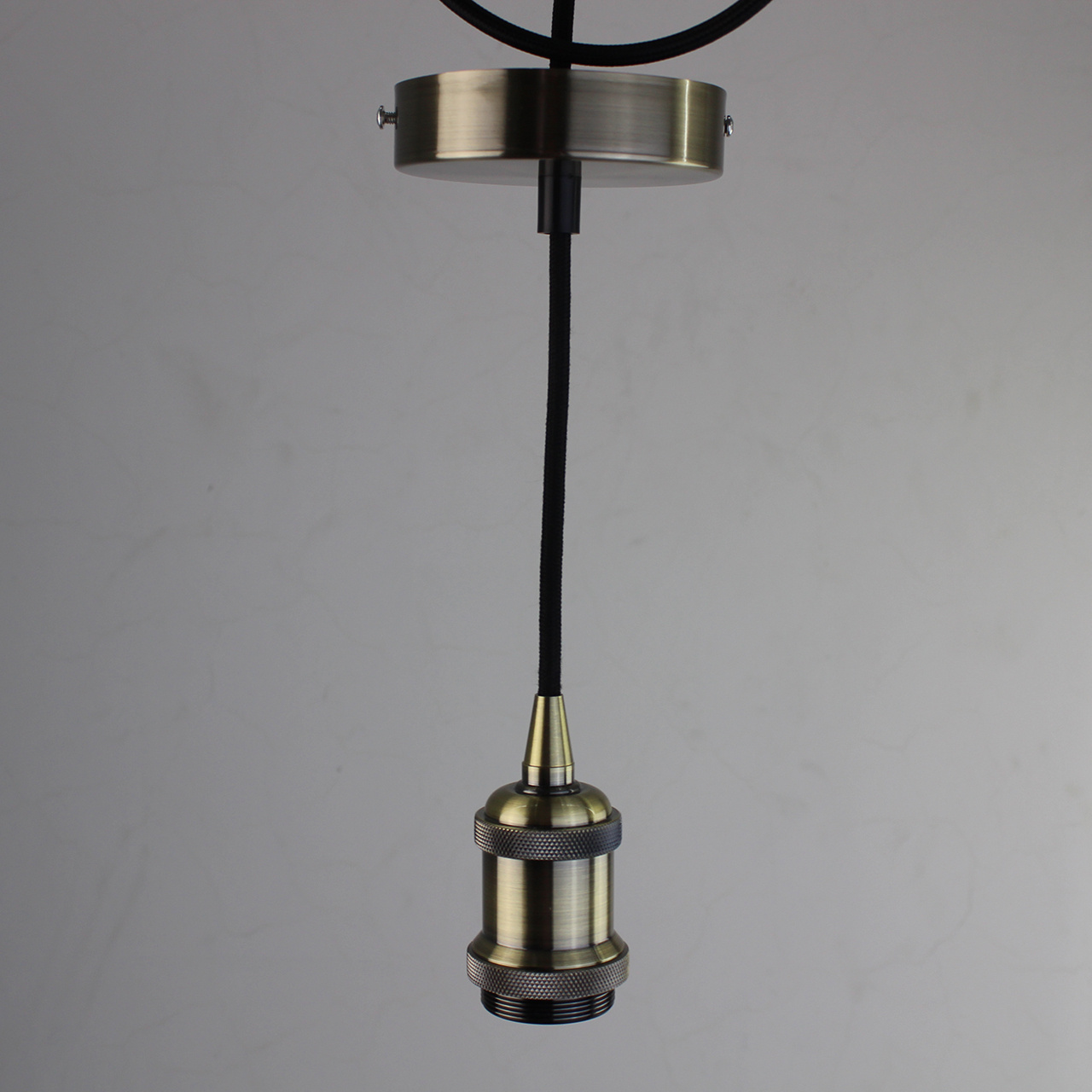 Ретро патрон с подвесом E27 Бронза Sun Lumen 056-588