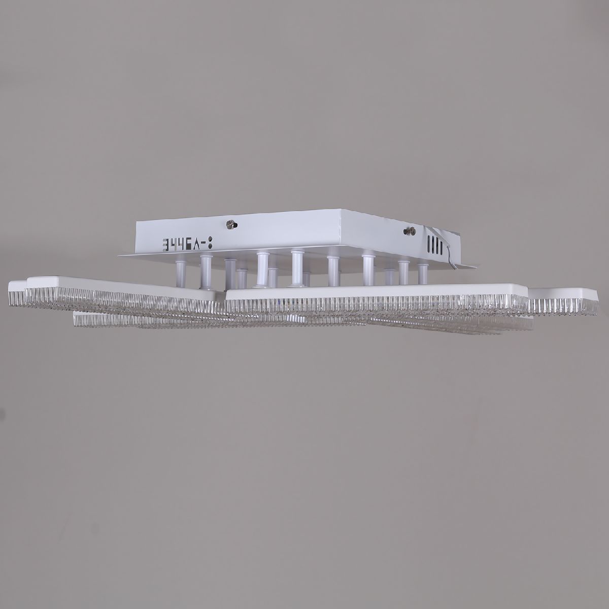 Потолочная люстра Reluce 03446-3.3-08C WH