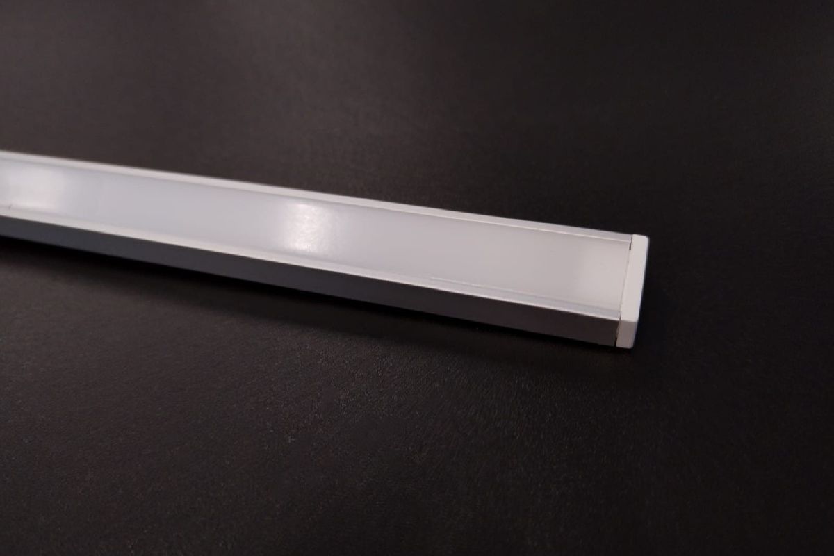 Накладной алюминиевый профиль М1506 Fiberli 14120101