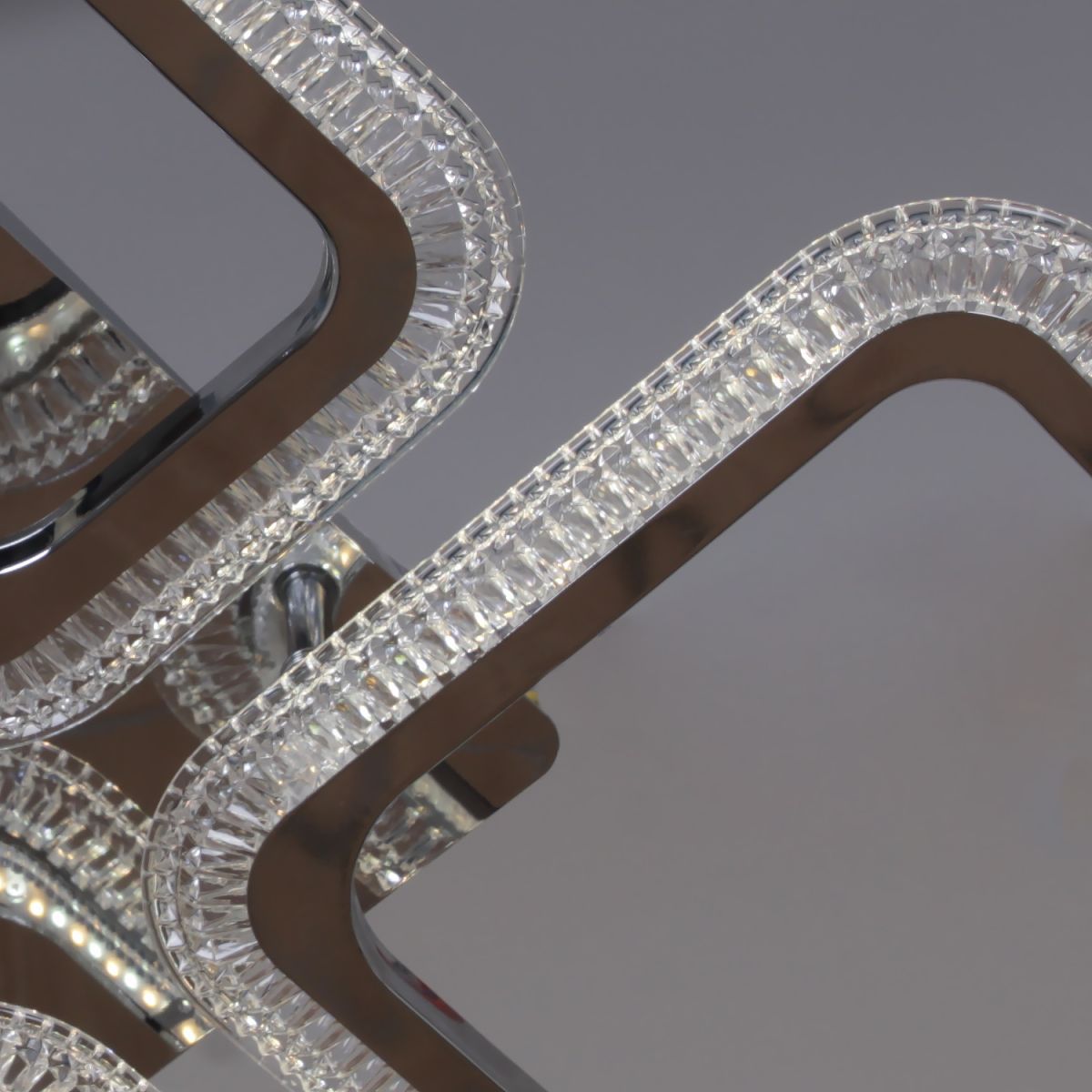 Потолочная люстра Reluce 09838-0.3-2+2 CR