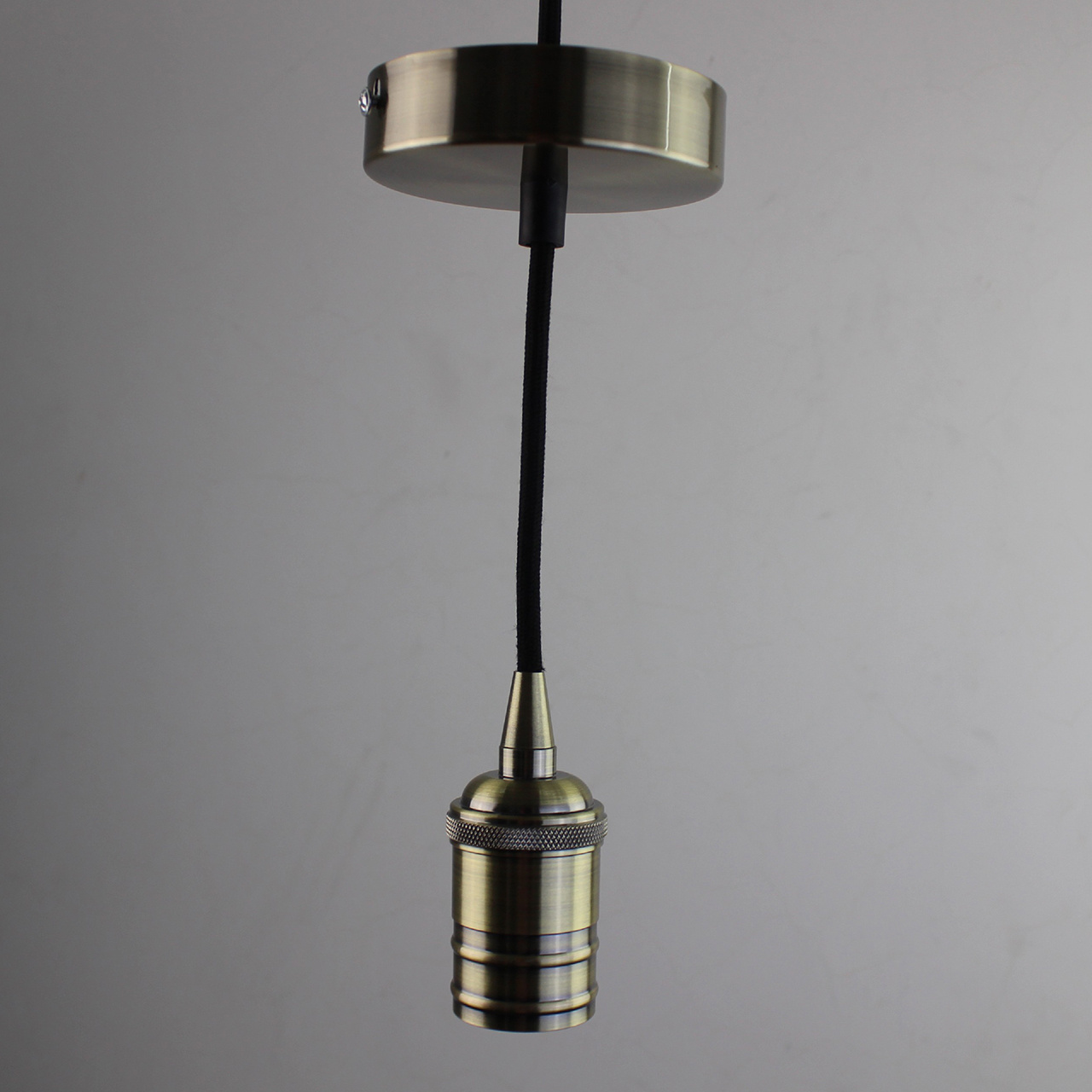 Ретро патрон с подвесом E27 Бронза Sun Lumen 056-649