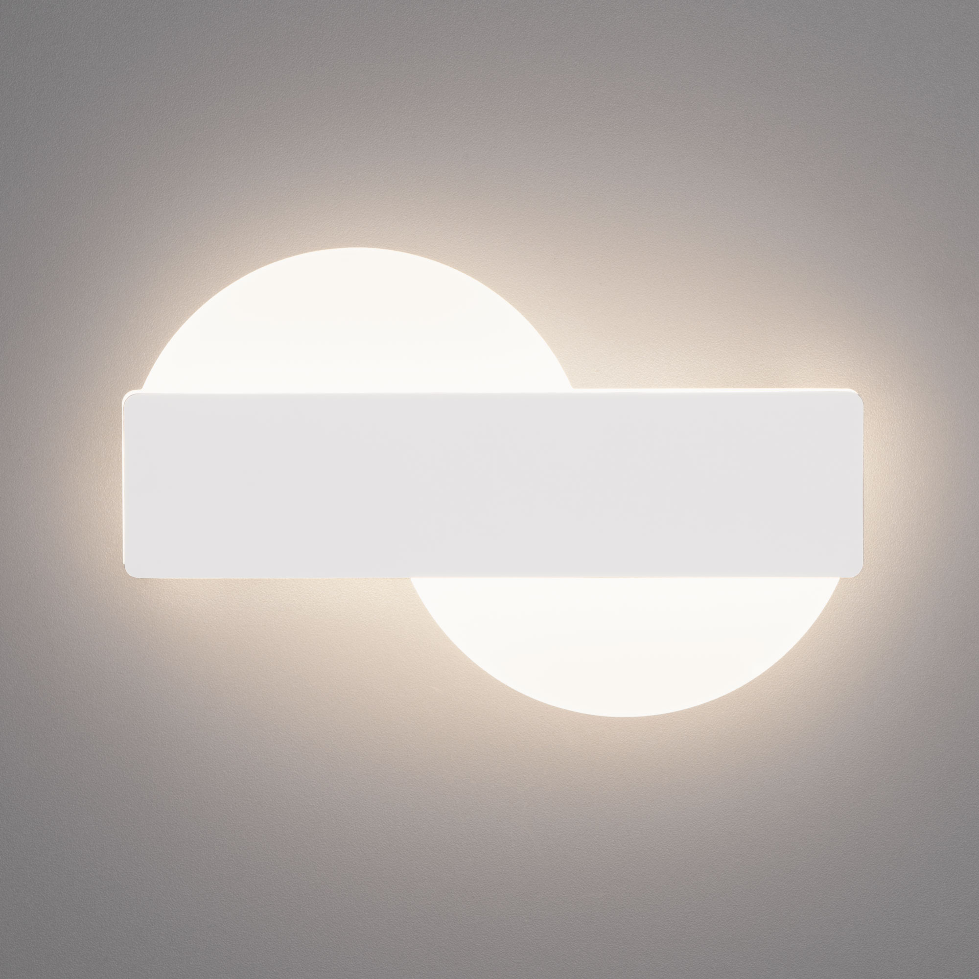 Настенный светодиодный светильник Elektrostandard Bona 4690389174087