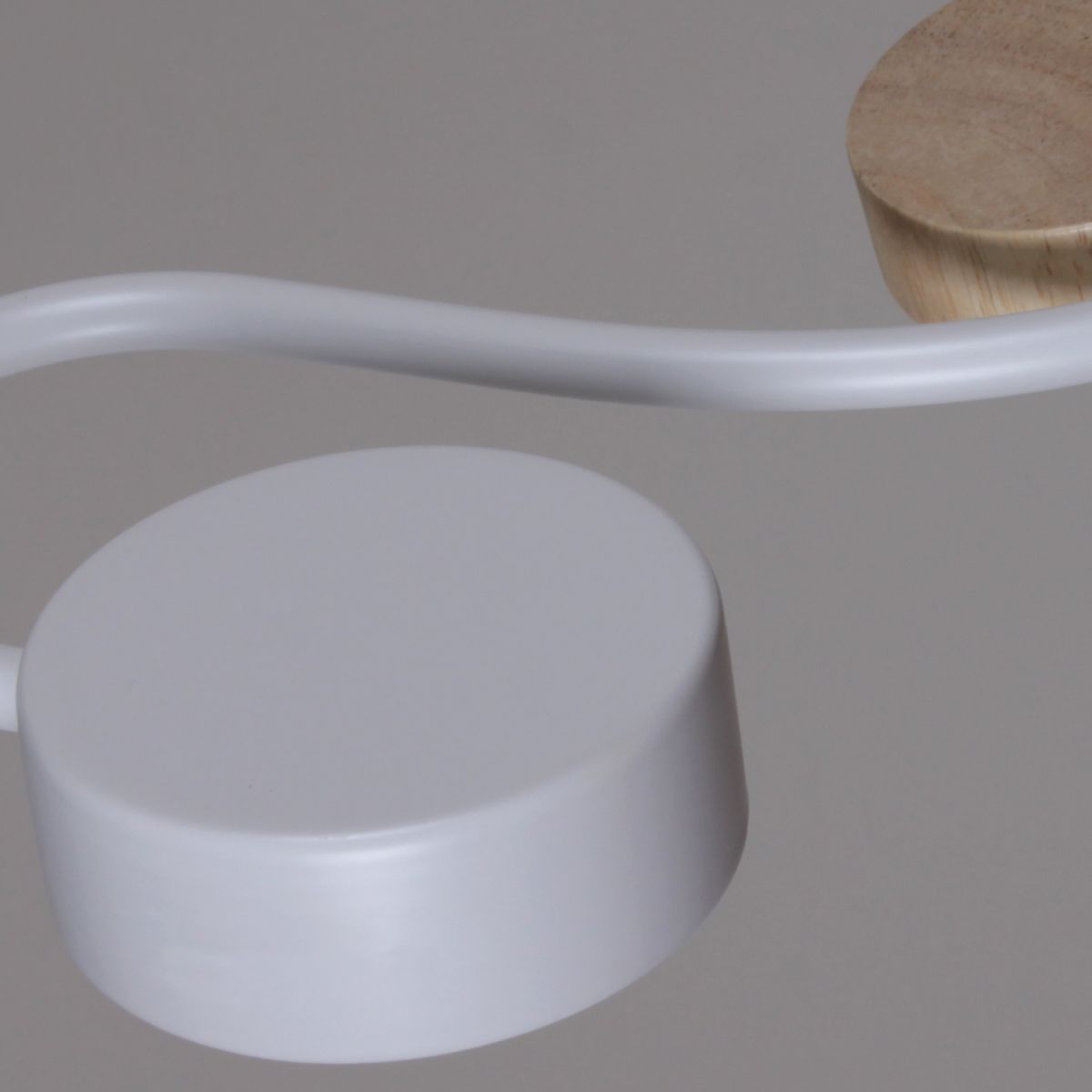 Люстра на штанге Reluce 92860-0.3-08 WT+WOOD GX53