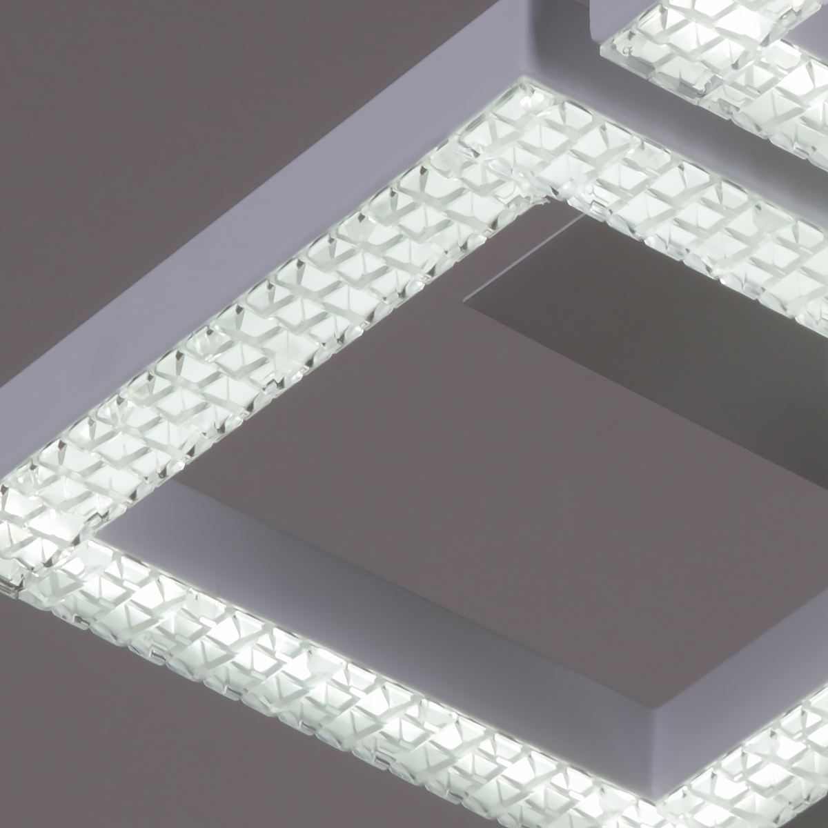 Потолочная люстра Reluce 05877-0.3-06C WH