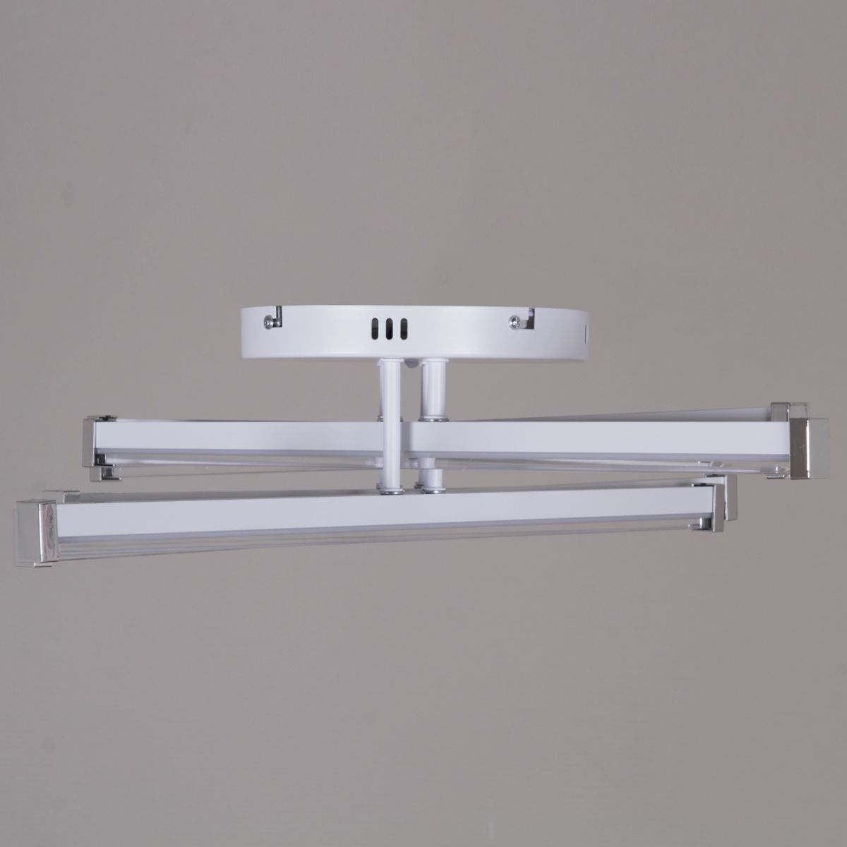 Потолочная люстра Reluce 82090-0.3-06 WH