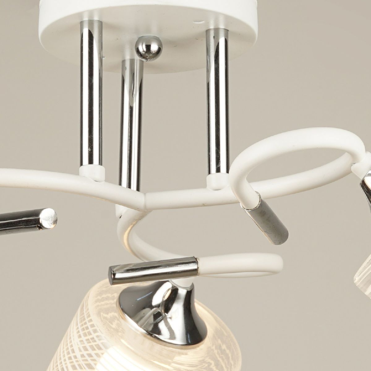 Потолочная люстра Reluce 04523-0.3-03