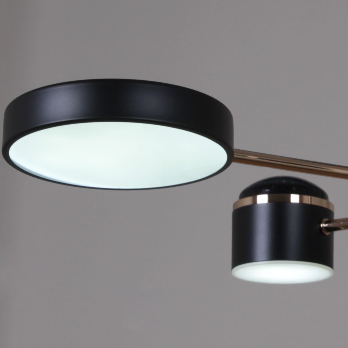 Люстра на штанге Reluce 13289-4.3-06