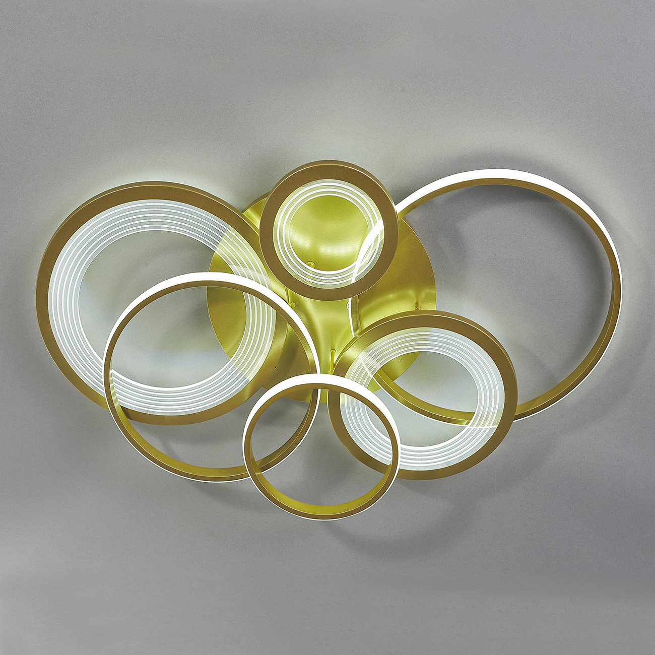 Потолочная светодиодная люстра Escada 10248/6 LED