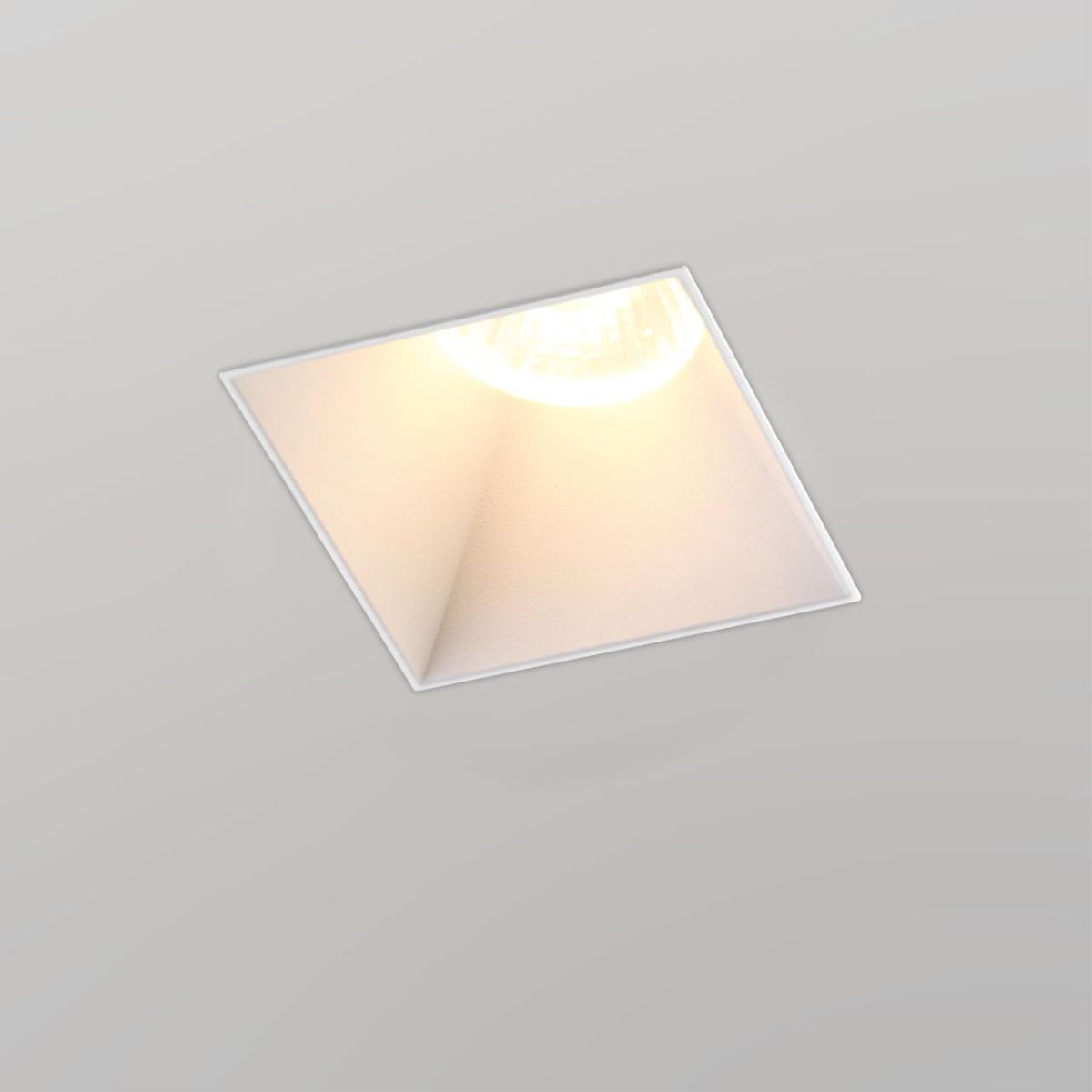 Встраиваемый светильник для ГКЛ потолка Novotech WIR Nimbus 370997