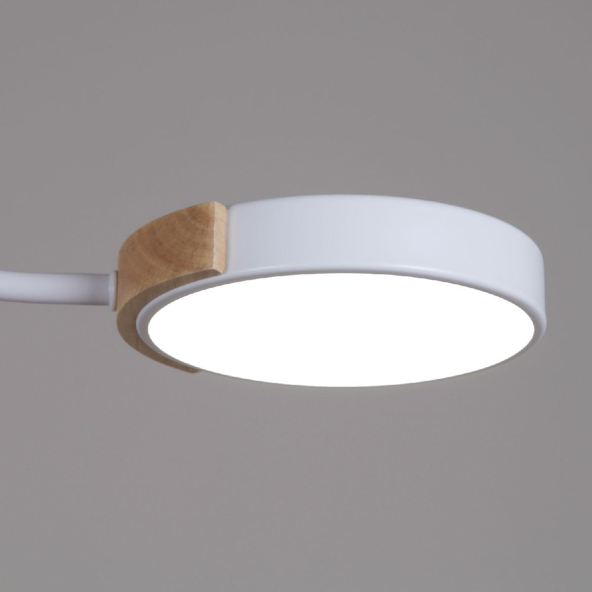 Потолочная люстра Reluce 13202-0.3-03