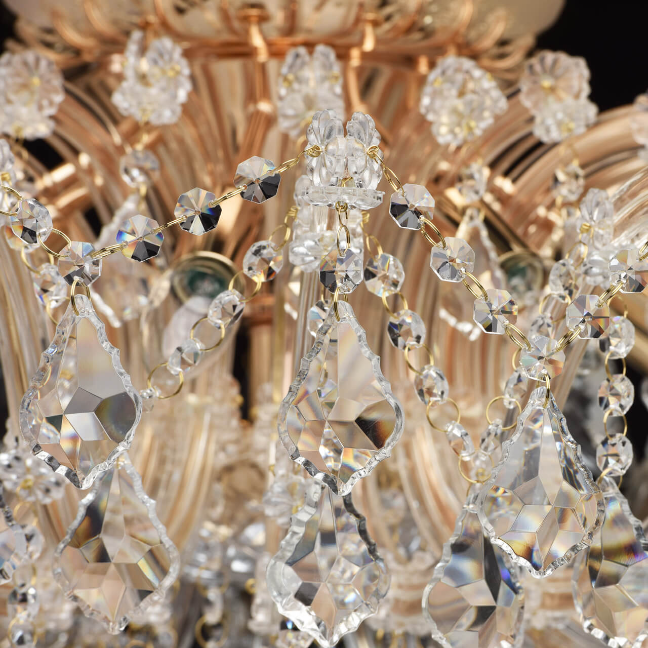 Потолочная люстра Chiaro Луиза 383010210 в Москве