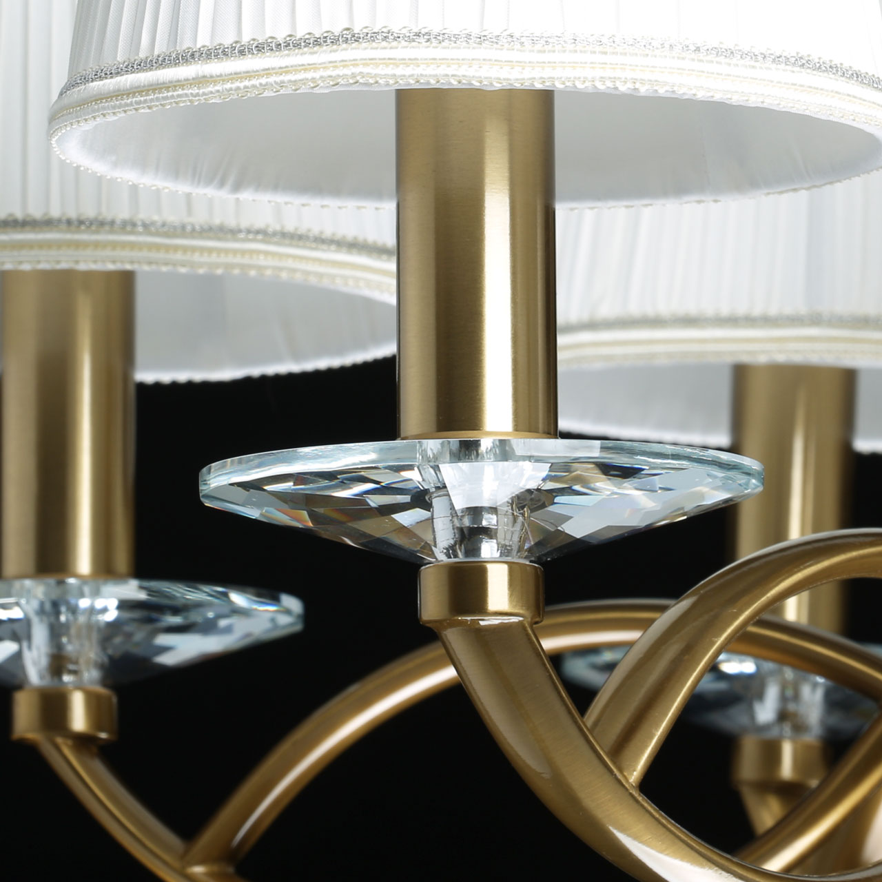 Подвесная люстра Chiaro Сильвия 404010606 в Москве