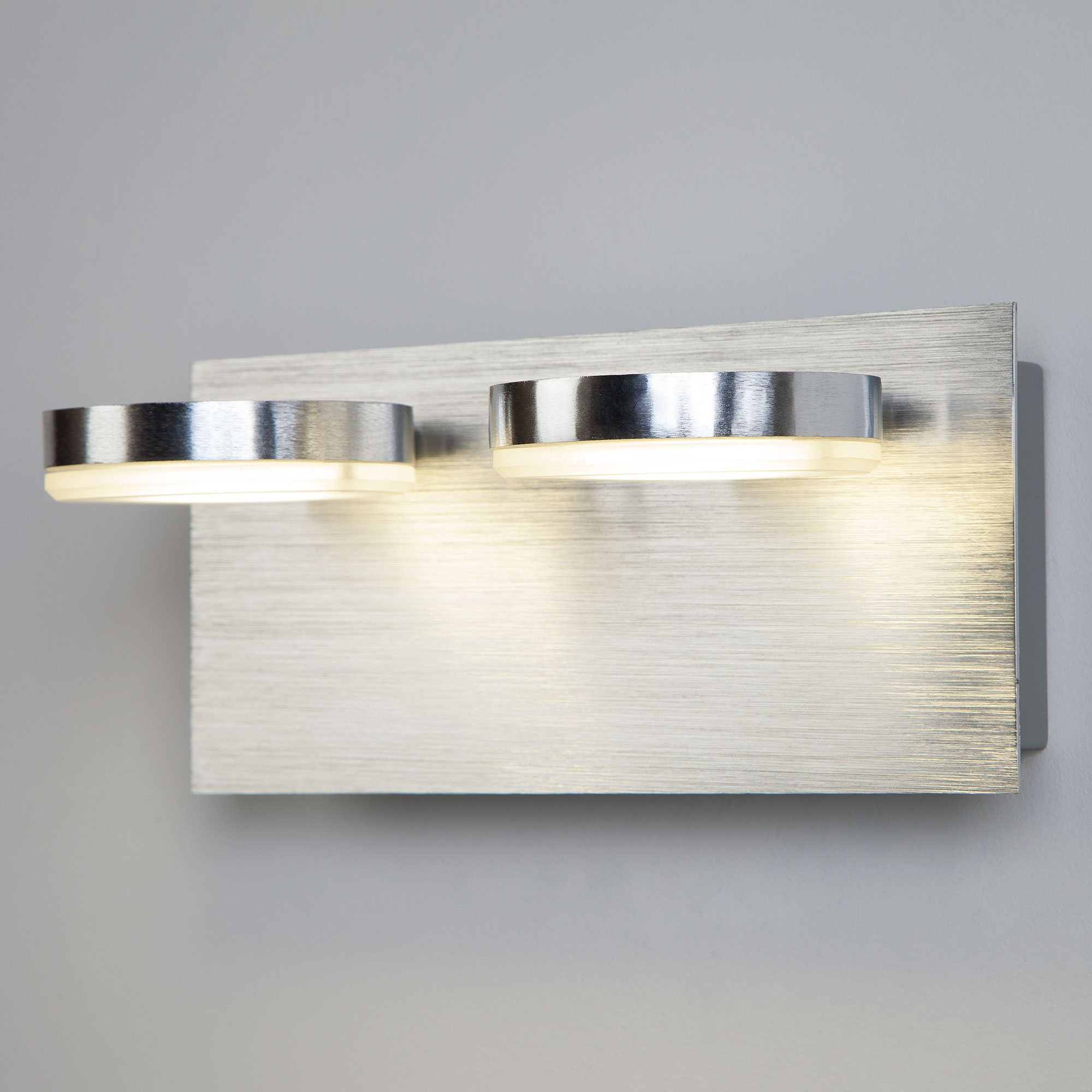 Настенный светодиодный светильник Eurosvet Cover 20004/2 алюминий