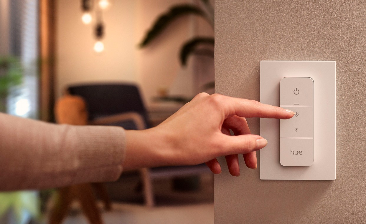 Как работает умный выключатель: погружение в мир интеллектуального освещения