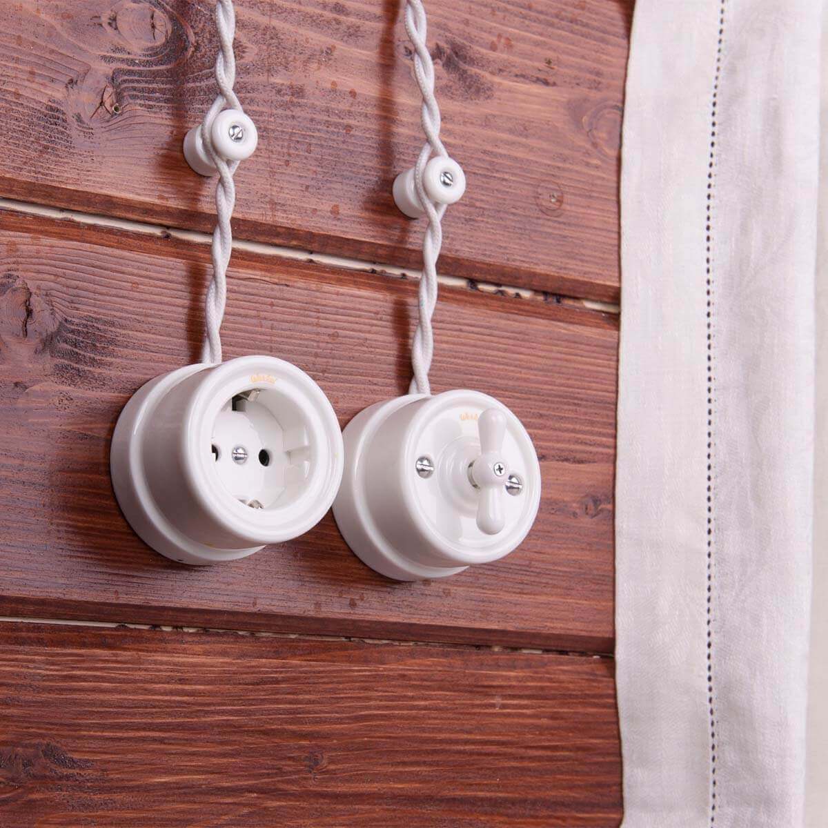 Розетка с заземлением Werkel 4690389166792 W5671001