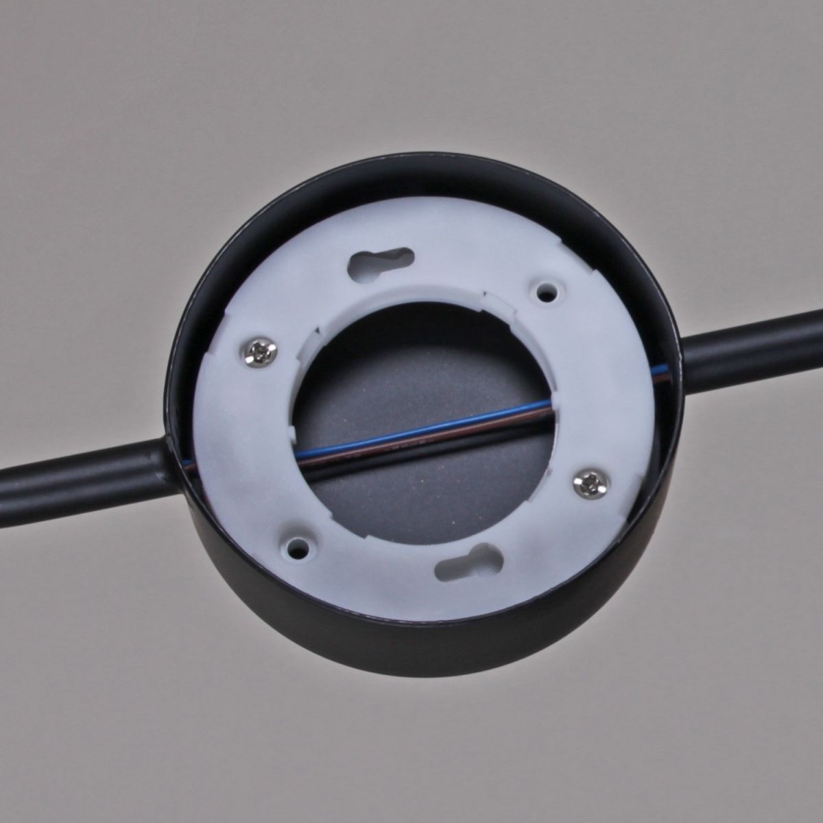 Люстра на штанге Reluce 03860-0.3-08 BK+WOOD GX53