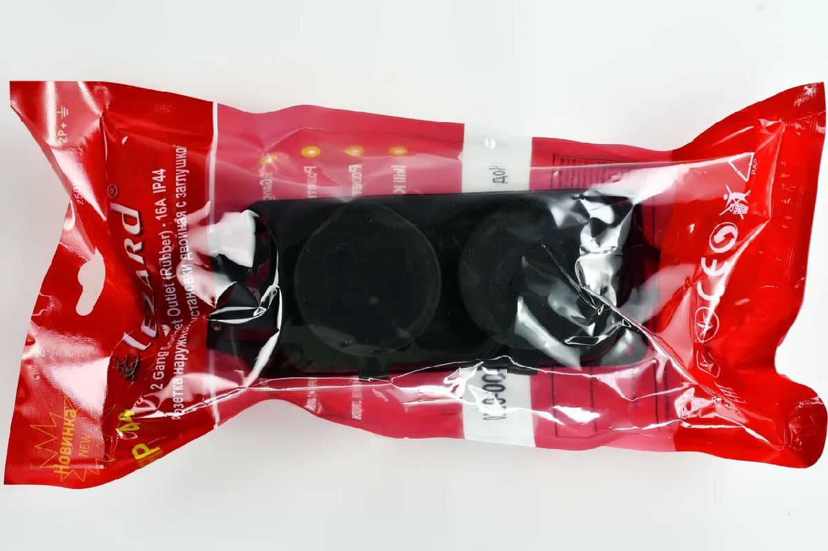 Розетка наружная двойная с заглушками Lezard Каучук 106-0400-0110/110