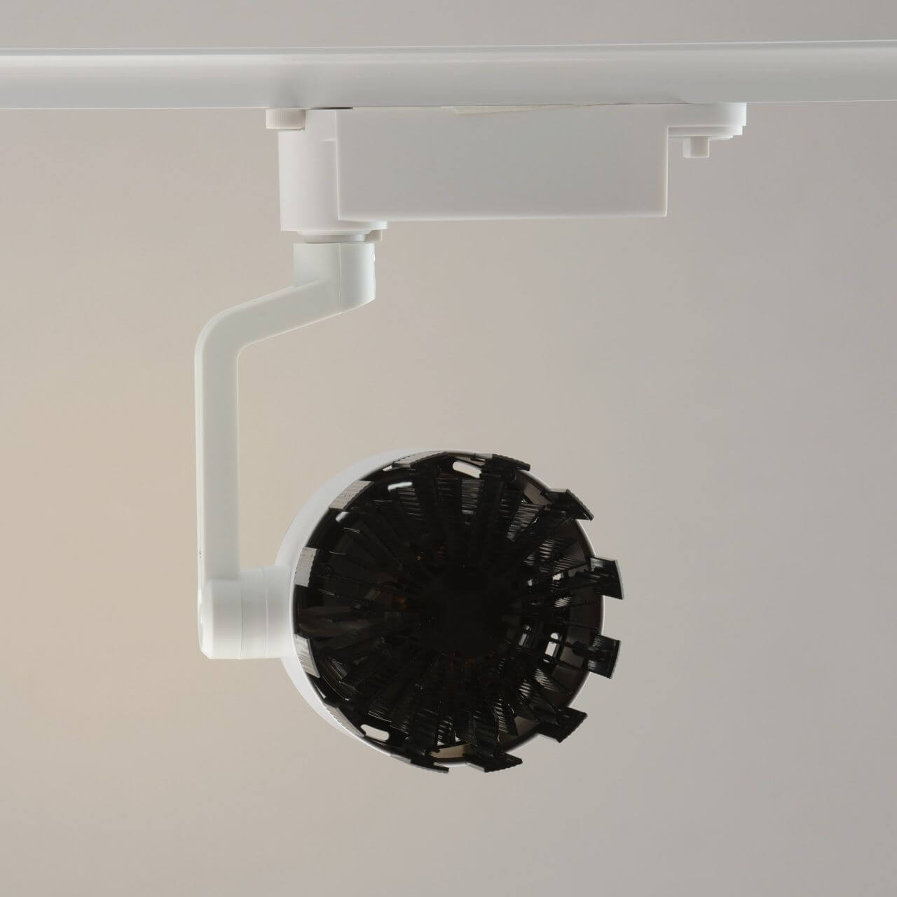 Трековый светодиодный светильник De Markt Трек-система 550011001