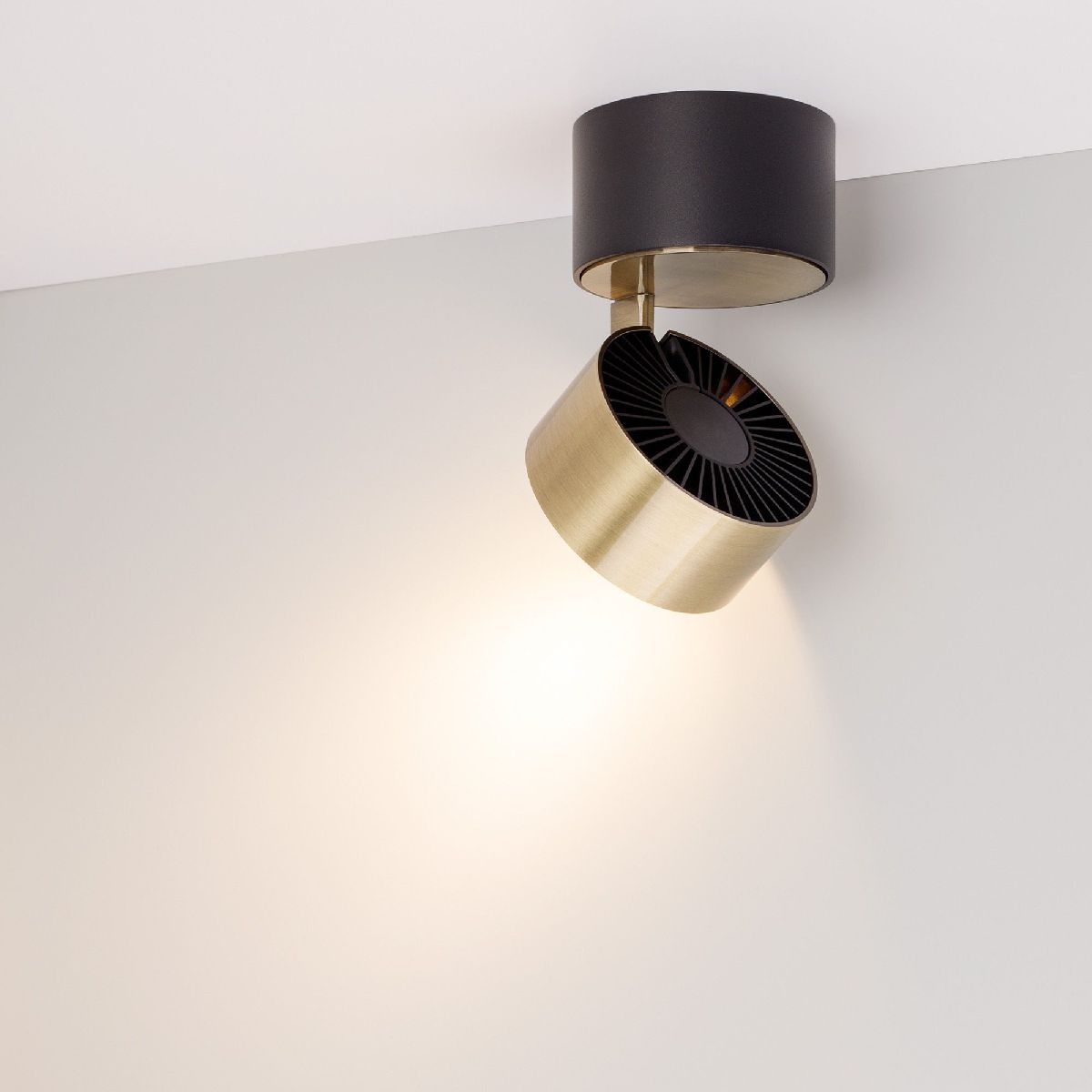 Накладной спот Arlight SP-PLURIO-SURFACE-R77-9W Warm3000 (BK-ABRS, 36 deg, 230V) 040421