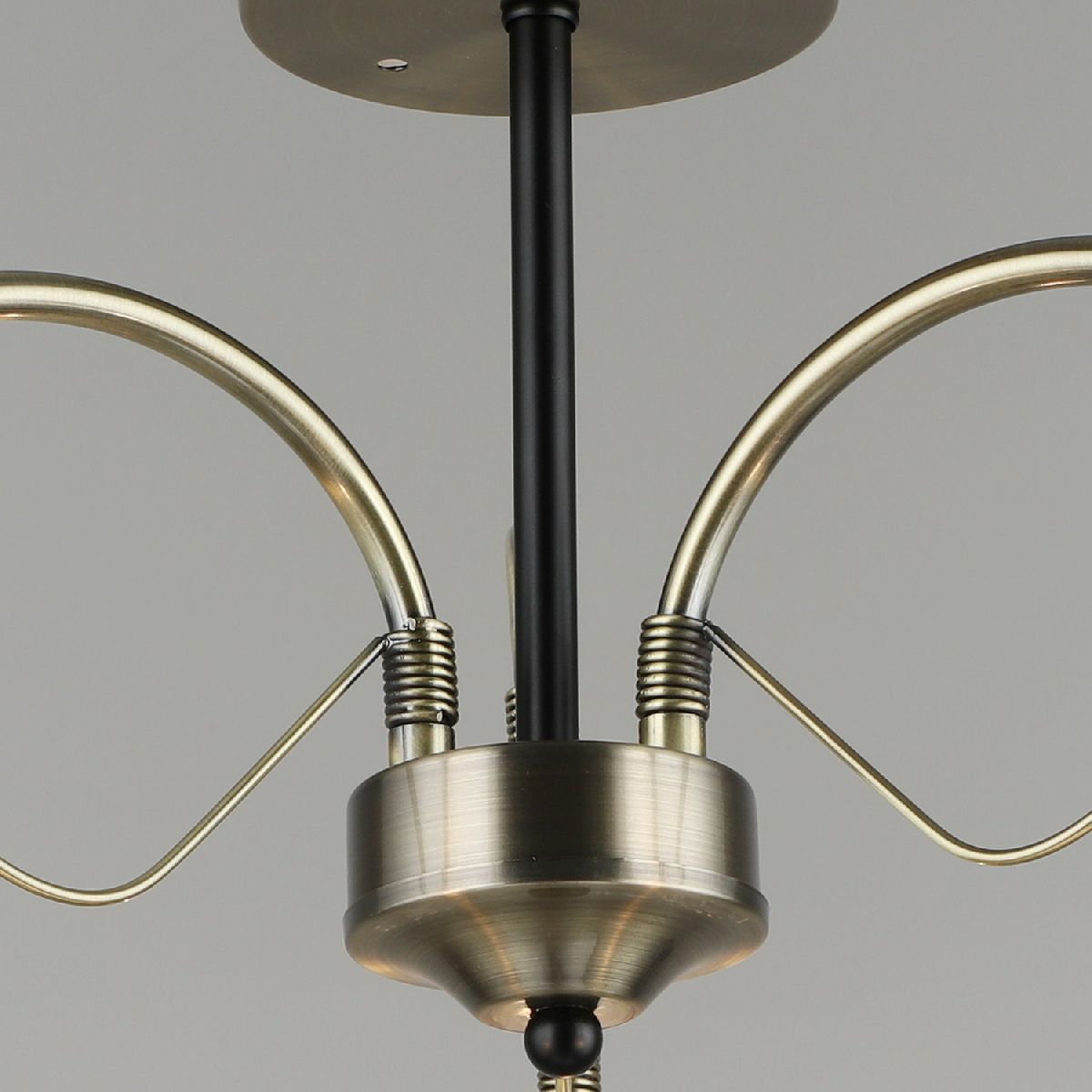 Люстра на штанге Reluce 02026-0.3-03 AB+BK