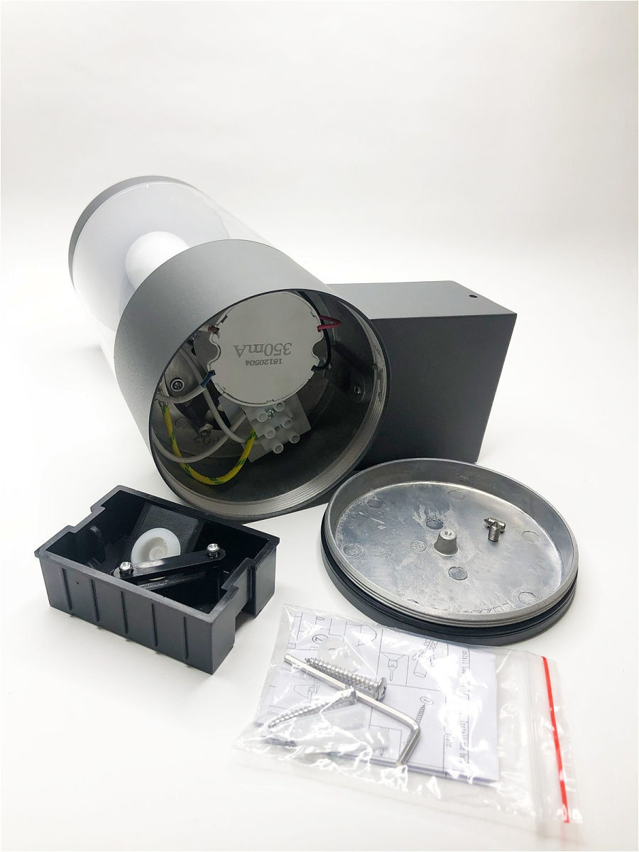 Уличный настенный светильник Elvan PJ-1504/1-11,5W-WW-Gr