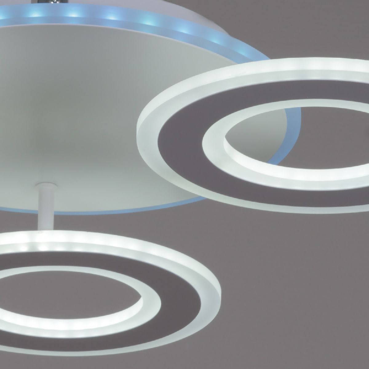 Потолочная люстра Reluce 20535-0.3-3+1S