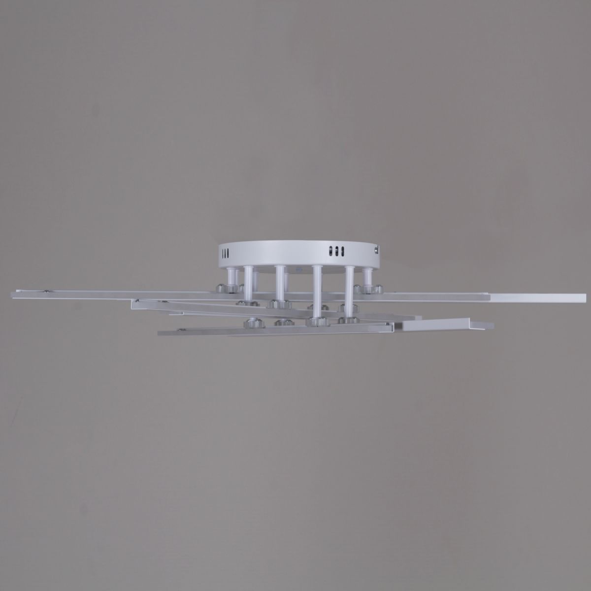 Потолочная люстра Reluce 16090-0.3-06 BK/WH