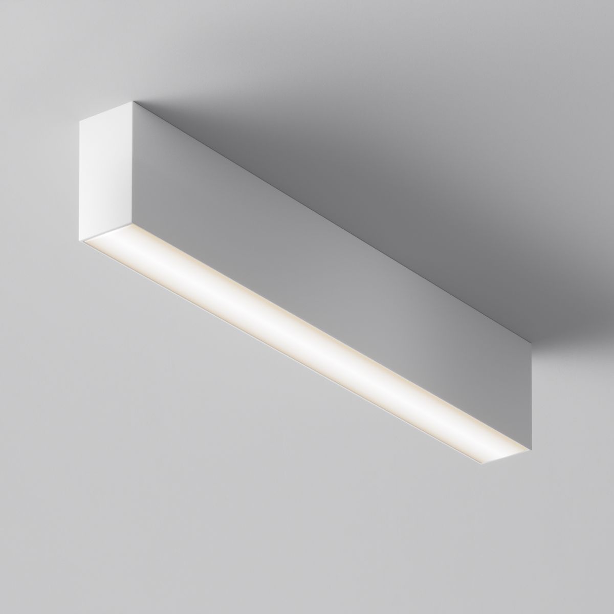 Линейный потолочный светильник Maytoni Basis C068CL-20W3-6K-W