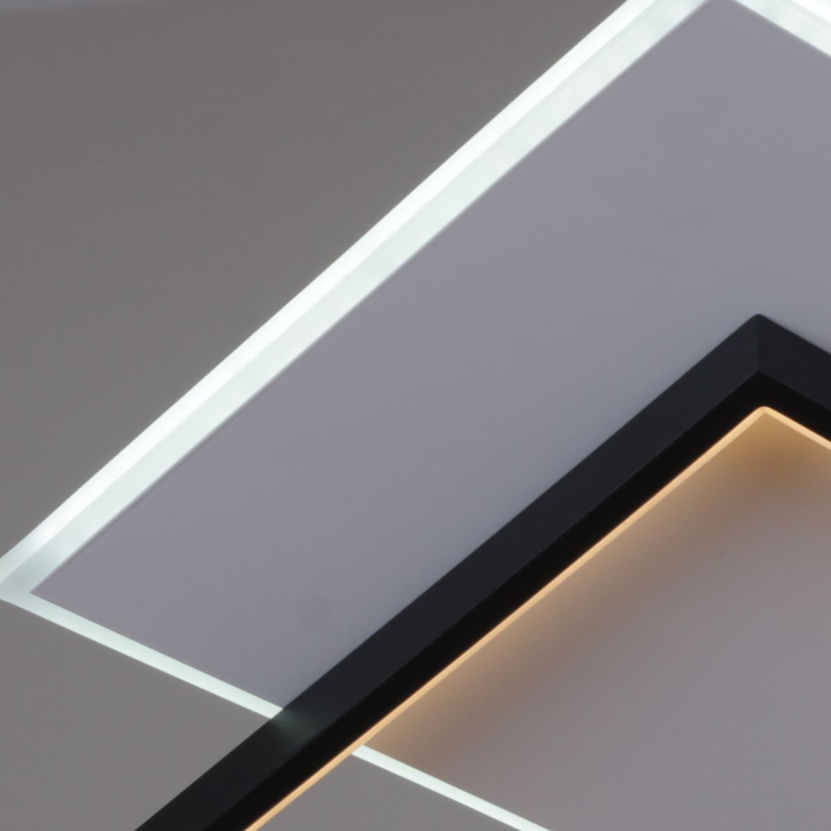 Потолочная люстра Reluce 08019-0.5-485 WH+BK