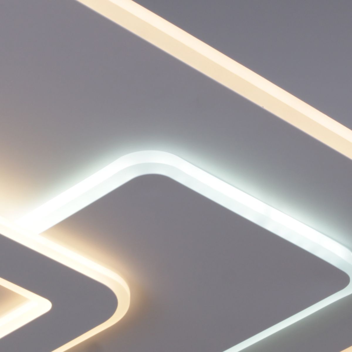 Потолочная люстра Reluce 08396-0.5-470 WH