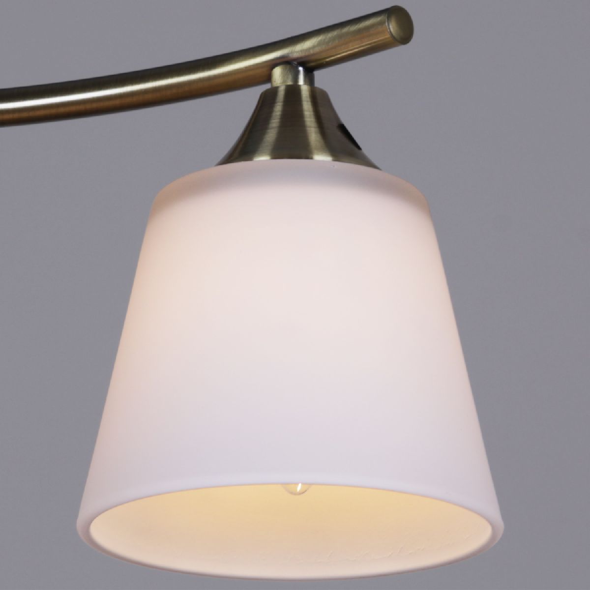 Потолочная люстра Reluce 06581-0.3-04 AB